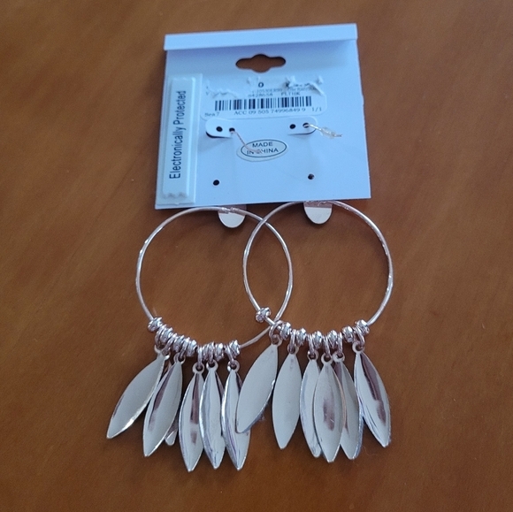 Ellen Tracy 90s Gold and Silver Glitter Drop Statement Earrings - Picture 3 of 3